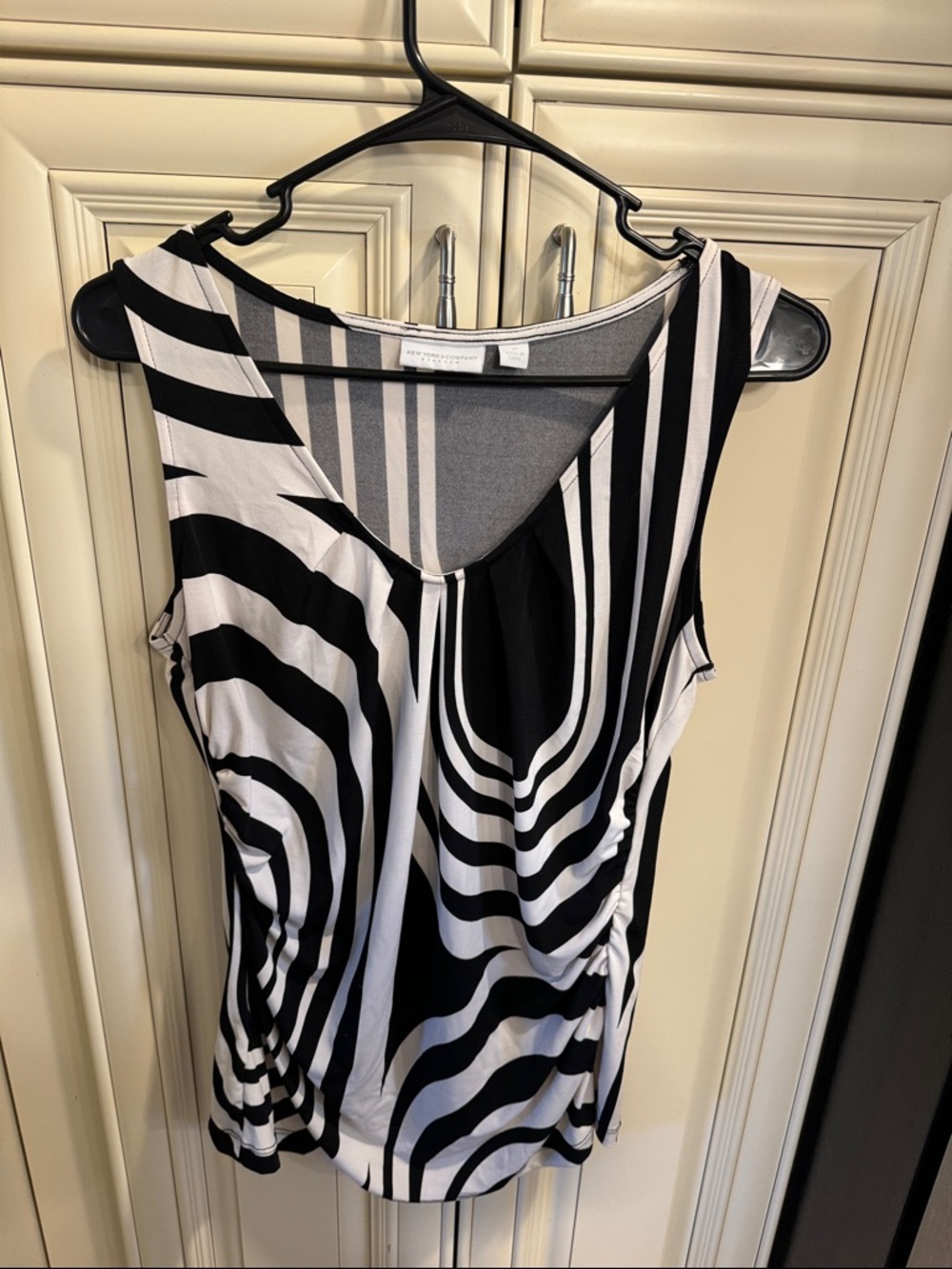 New York & Company Stretch Top